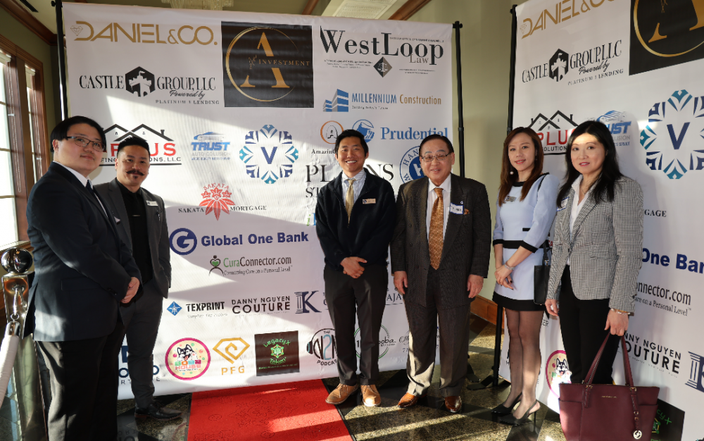 环球第一银行热情赞助休士顿越南商会联谊大会,场面热闹