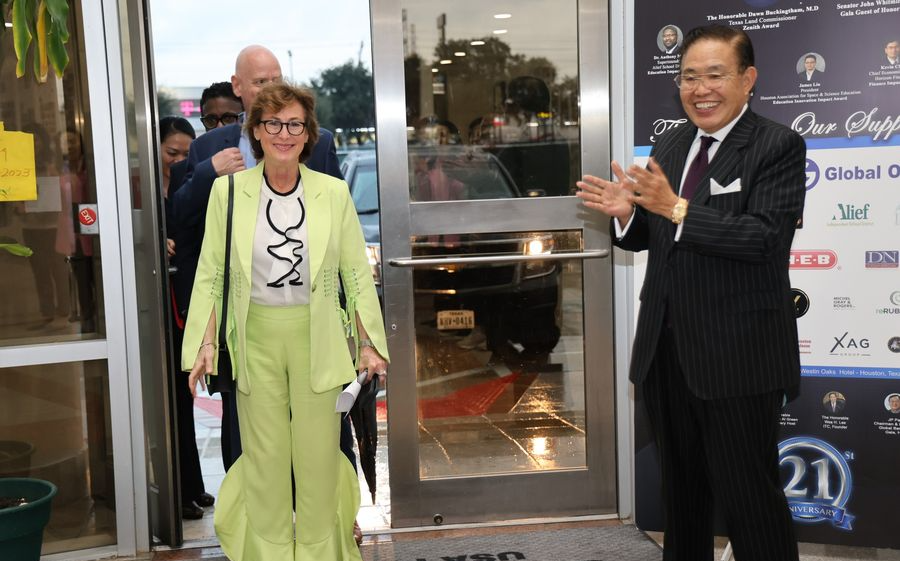 Harris County DA Kim Ogg訪問美南新聞,接受電視專訪