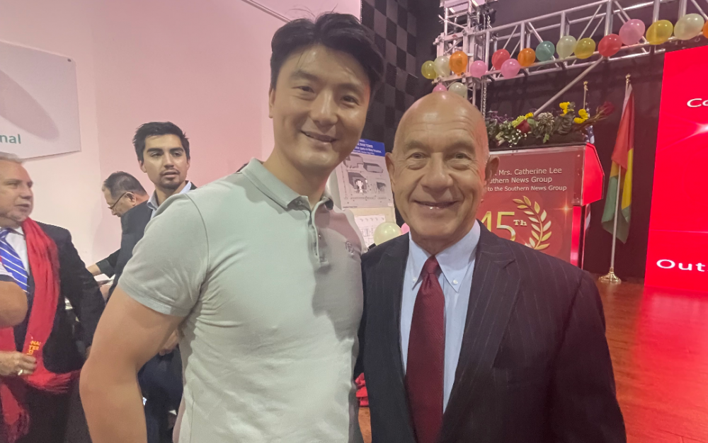 UniverSoul Circus全美巡演,中國雜技驚豔全場! 領隊兼主教練董鑫Xin Dong是中國雜技屆的領軍人物!