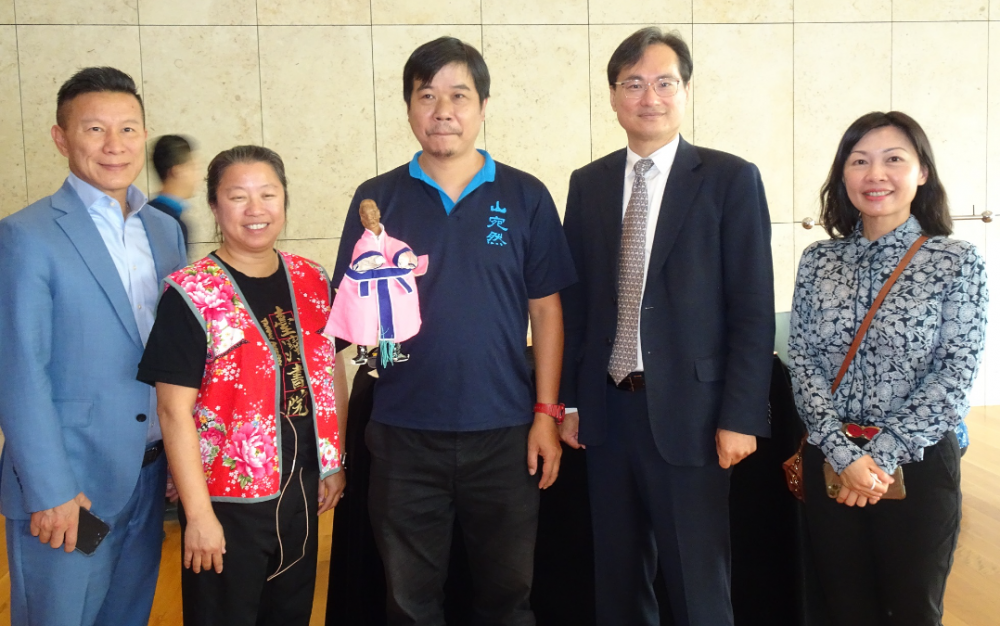 「山宛然客家布袋戏团」上周六惊艷休士顿 声色俱佳，临场感十足，中外戏迷大呼过癮