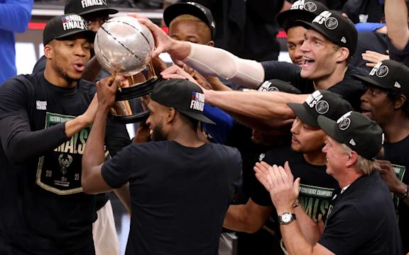 字母哥缺阵 雄鹿击败老鹰 自 1974 年以来首次挺进NBA总决赛