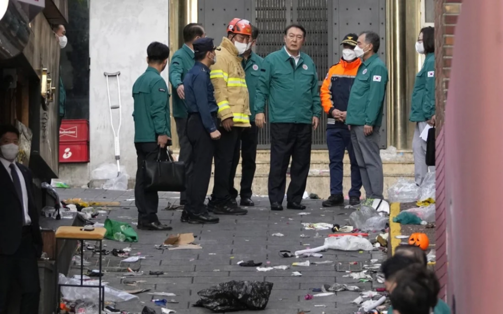 韩国万圣节聚会人群激增致153人死亡 总统宣布全国哀悼