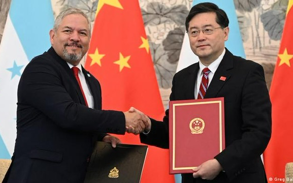 试问谁在搞金元外交 台当局在非洲再折翼