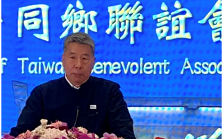 孙文学校总校长张亚中本周三上午抵美南新闻访问 并於当天上午十时在美南电视举行座谈会,欢迎参加