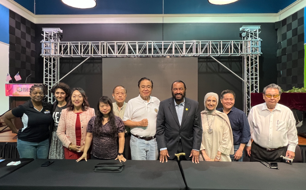 国会议员格林召开少数族裔领袖电话会议 反对种族歧视和仇外政策