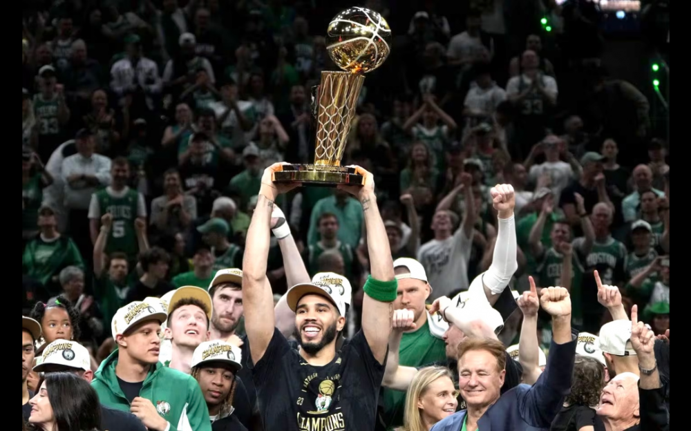 凯尔特人队第五场比赛以 106-88 战胜小牛队 夺得历史性的第 18 个 NBA 总冠军