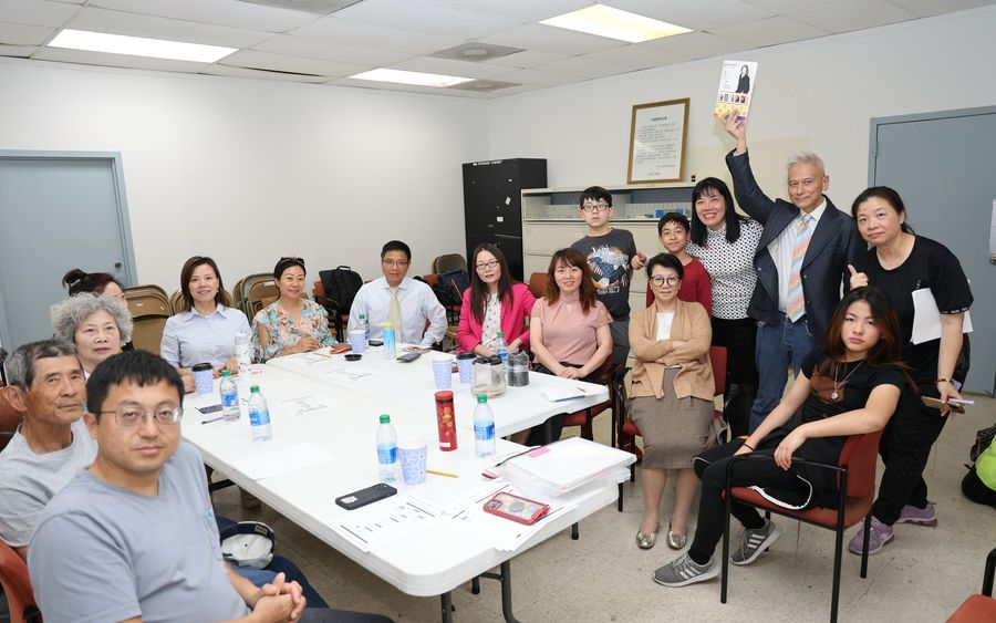 國際記憶專家戴維思在休士頓展現驚人記憶才華,令方一川、周愛萍等讚嘆