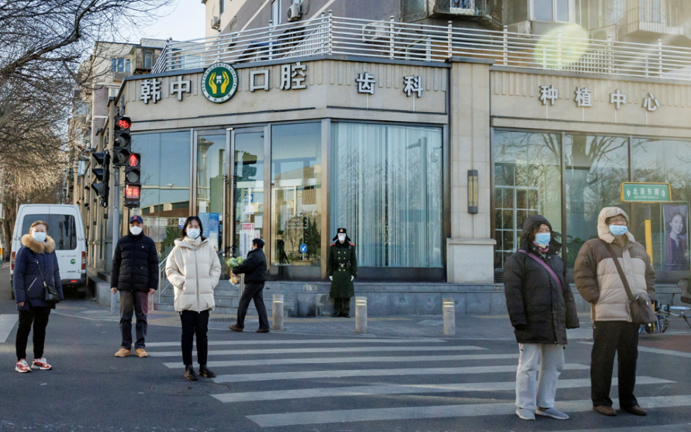 经过一周历史性的抗议活动后,中国将放松对新冠病毒的限制