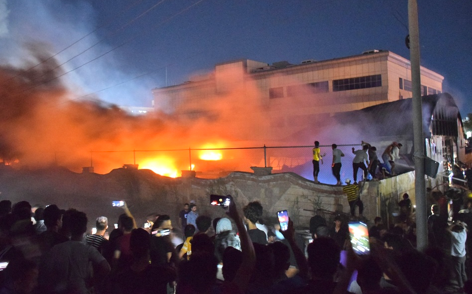 伊拉克一家治疗新冠患者的医院发生火灾 至少64人丧生